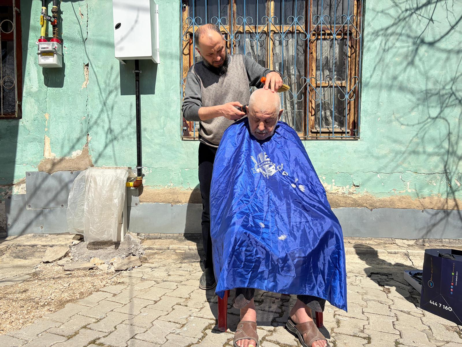 Bayram Öncesi Gönüllere Dokunan Hizmet: İpekyolu’ndan Evde Ücretsiz Tıraş