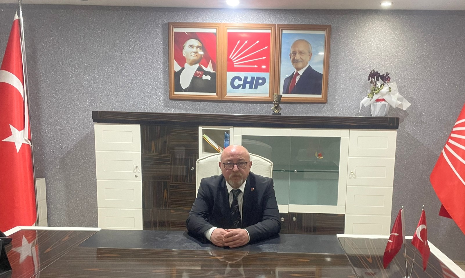 CHP Van İl Başkanlığında Görev Değişimi 