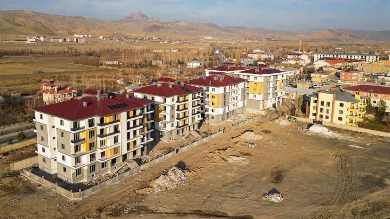 Gürpınar Belediyesi 48 Konutu Kiraya Veriyor
