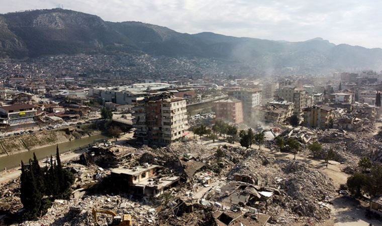 Hatay'da 228. saatte mucize! Enkazda 1 kadın  ve 2 çocuk sağ çıkarıldı