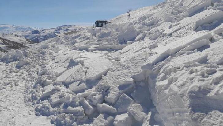 Van'da kırsal kesimde karla mücadele 
