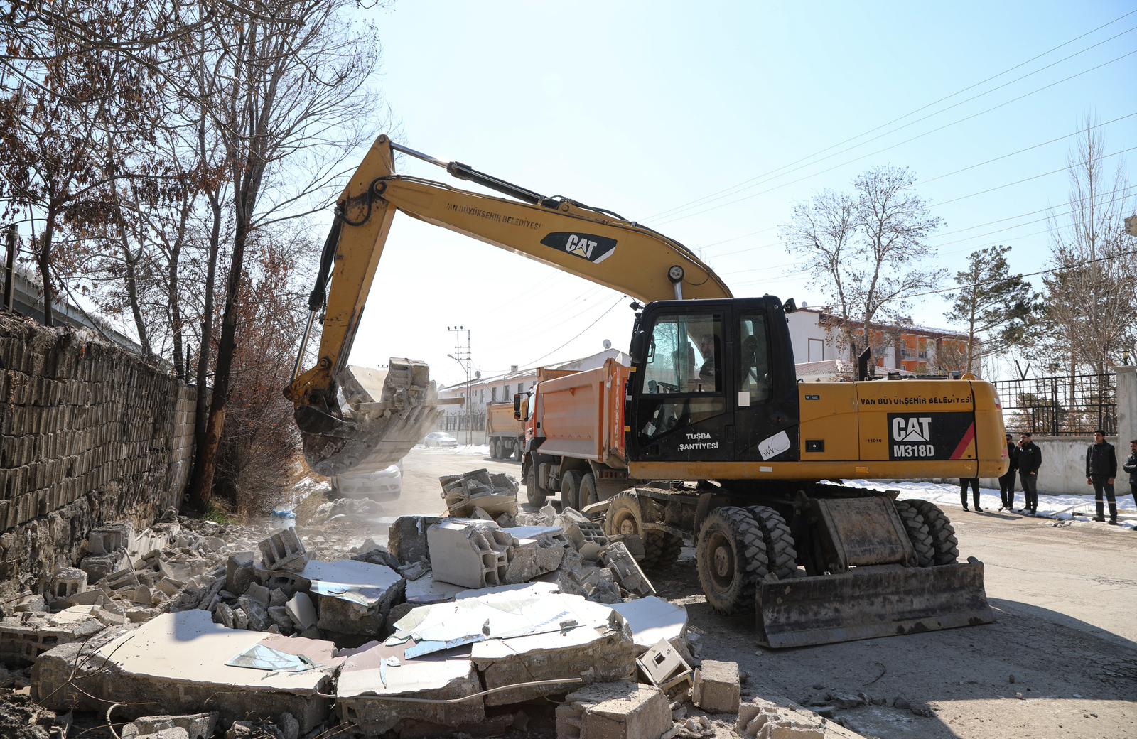 Van’da Kaçak Yapılara Geçit Yok: Yol Çalışması İçin Yıkım Başladı