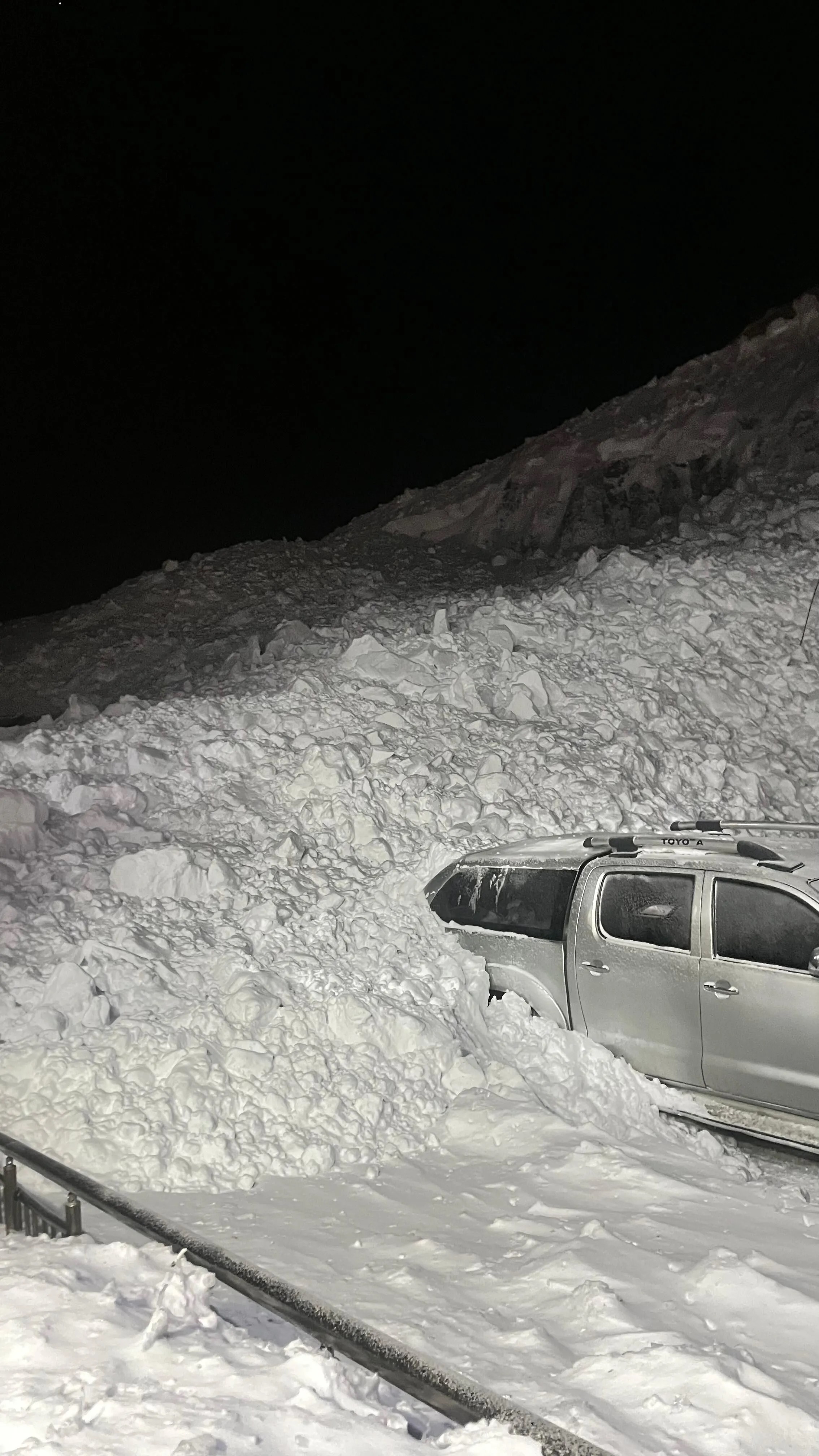 Çatak’ta çığ tehlikesi: TOKİ konutlarında can güvenliği alarmı