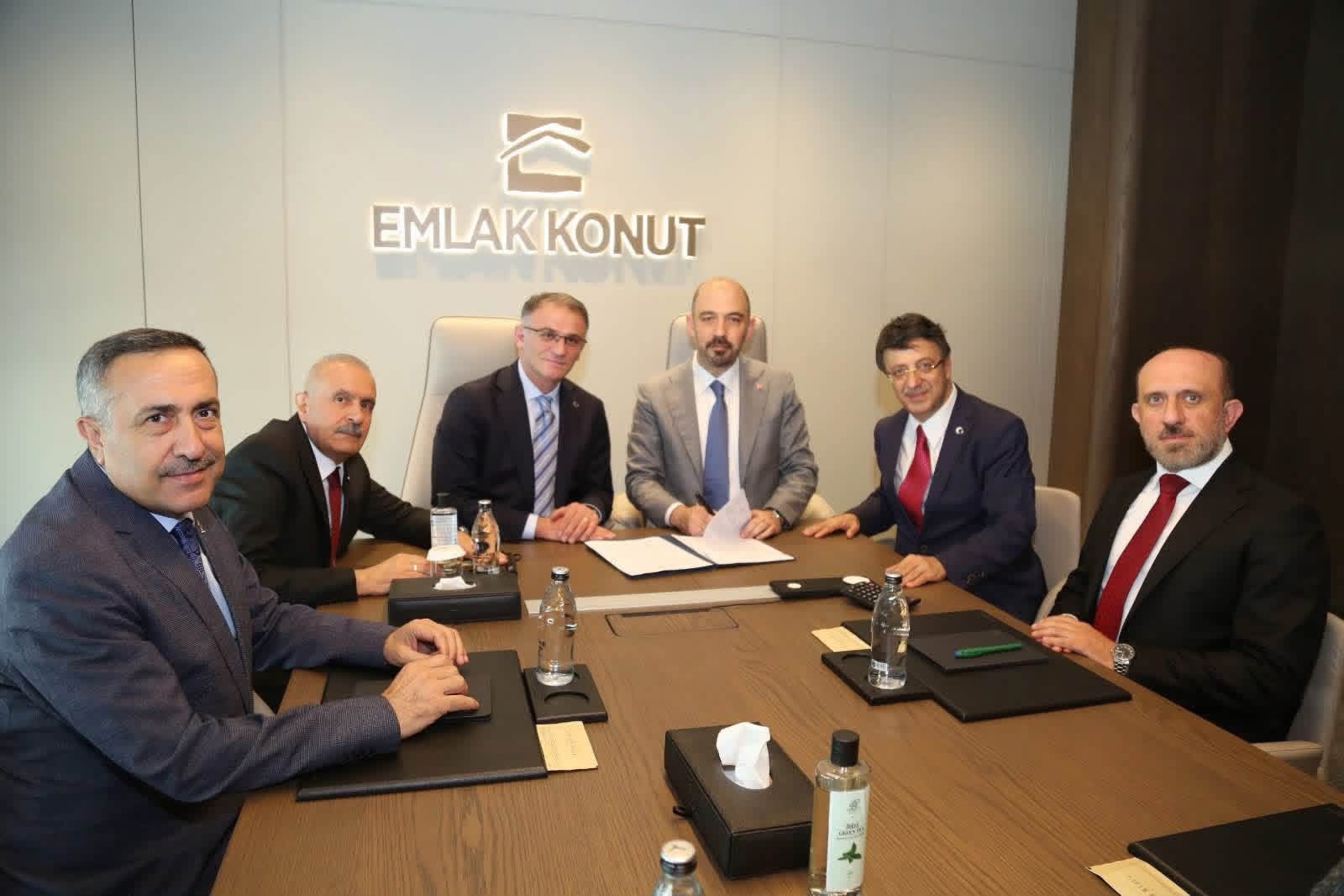 AK Parti Van İl Başkanı Arvas'tan Emlak Konut Projesi Açıklaması