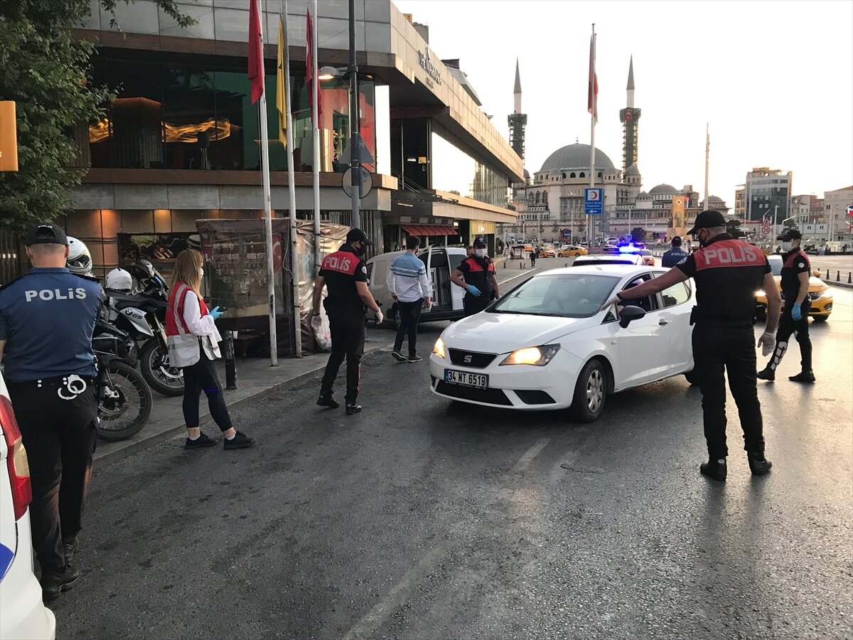 Van’da Çeşitli suçlardan aranan 59 şahıs hakkında yasal işlem yapıldı