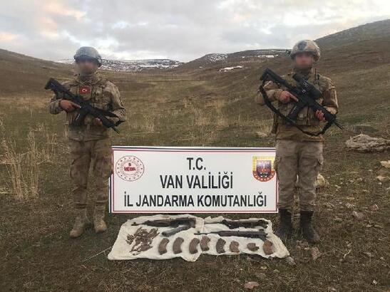 Van'da PKK'ya ait silah ve mühimmat ele geçirildi