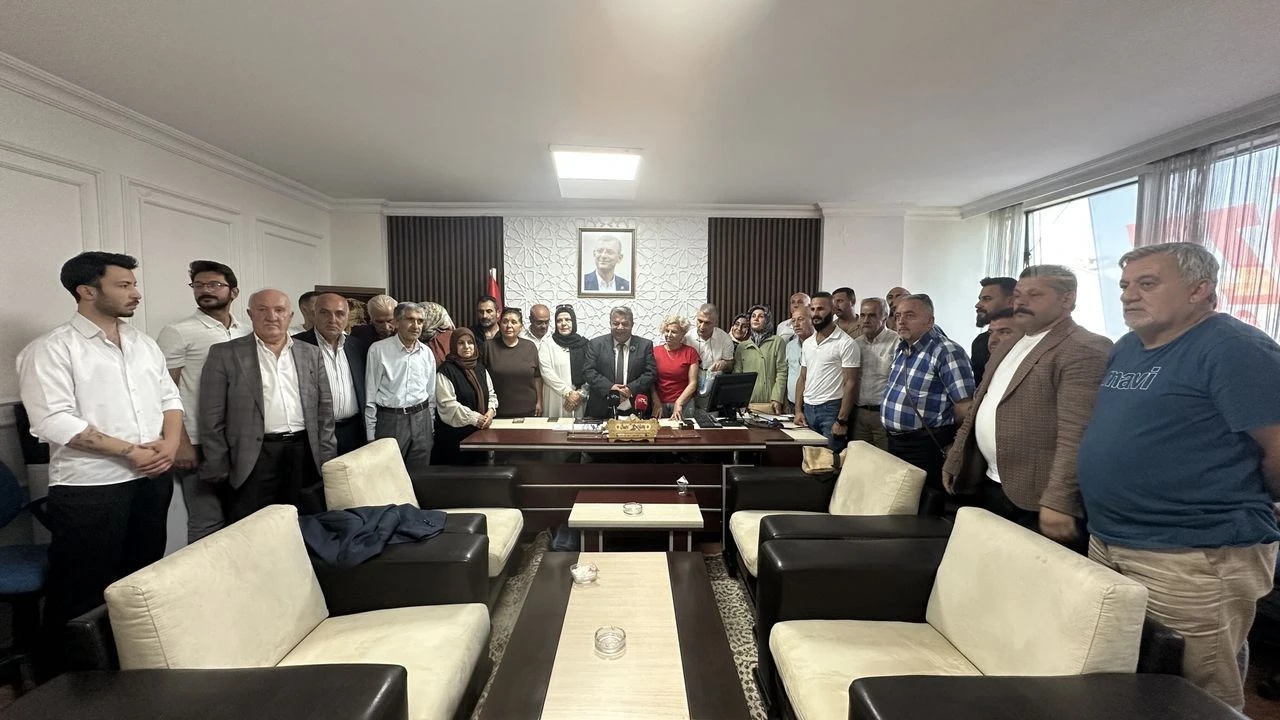 İpekyolu CHP'den ayrıldı