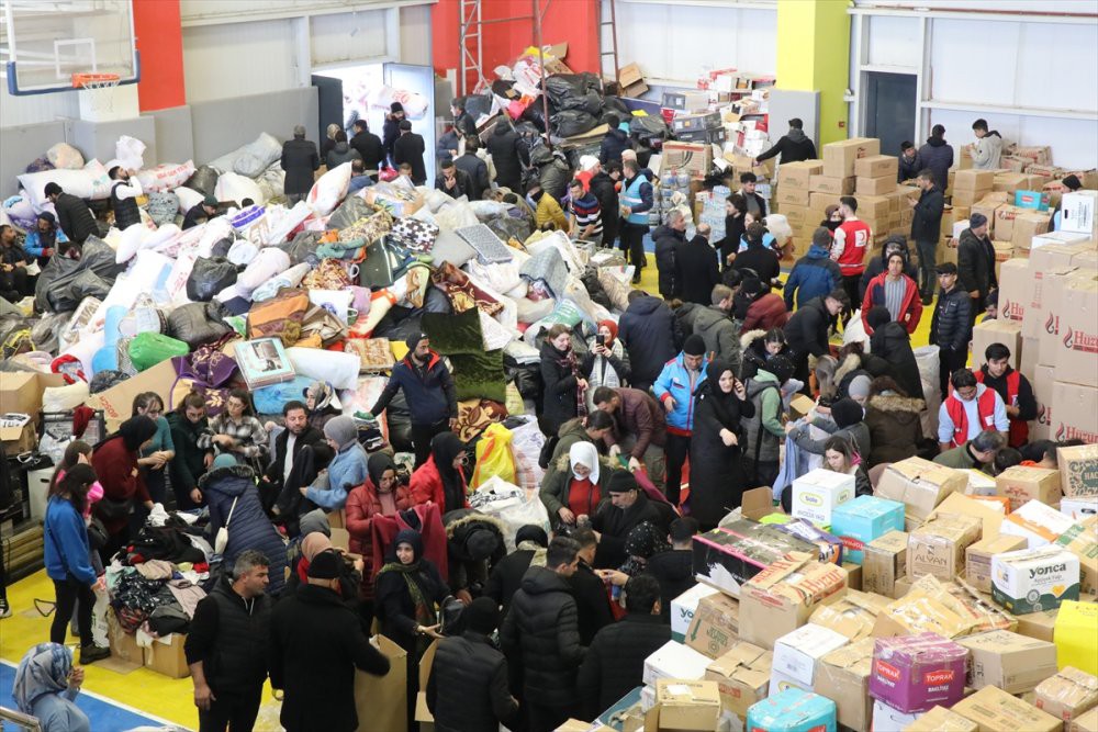 Depremzedeler için açık market 