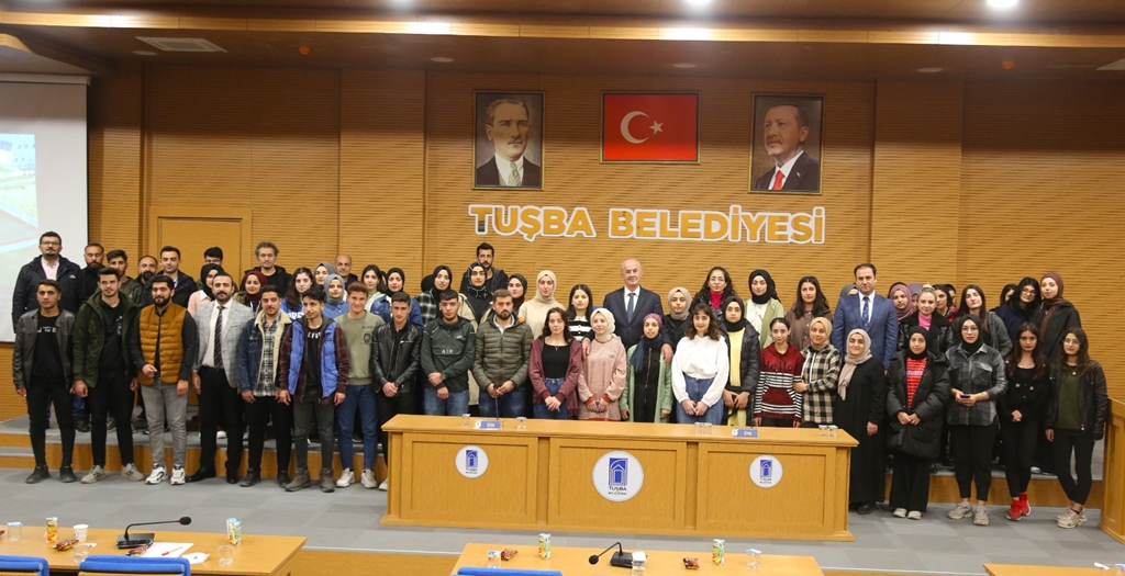 Tuşba Belediyesi YKS Öğrencilerini Sevindirdi