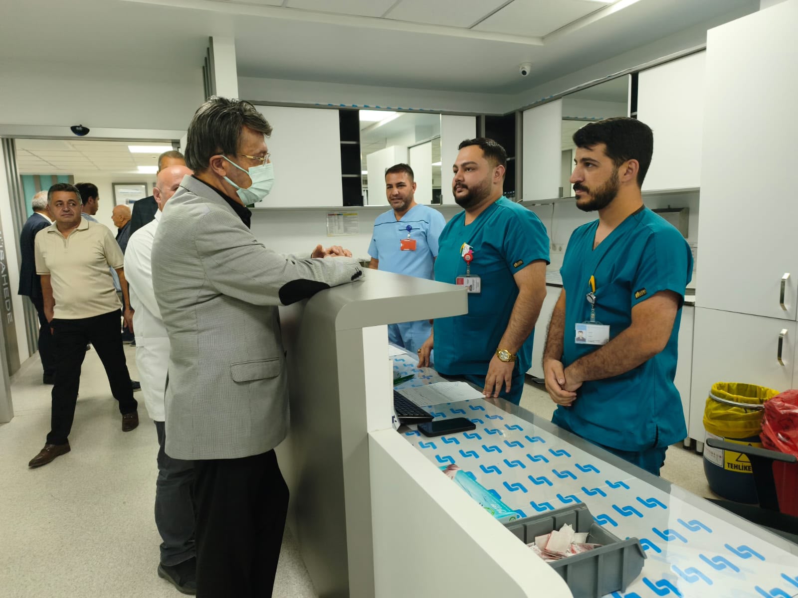 Türkmenoğlu sağlık kuruluşlarını gezdi