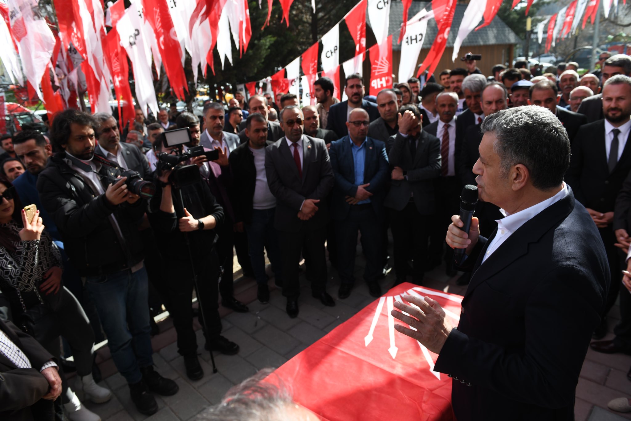 Esenyurt Belediye Başkanı  Bozkurt: ‘Yaşadığımız sorunlar bizim kaderimiz değil’