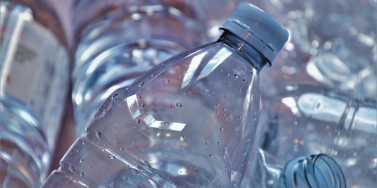 Uzmanlardan pet şişe uyarısı: 1 litrelik pet sular tehlike saçıyor