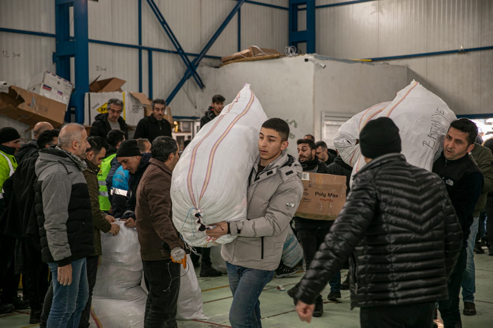 Van'da depremzedeler için seferberlik  