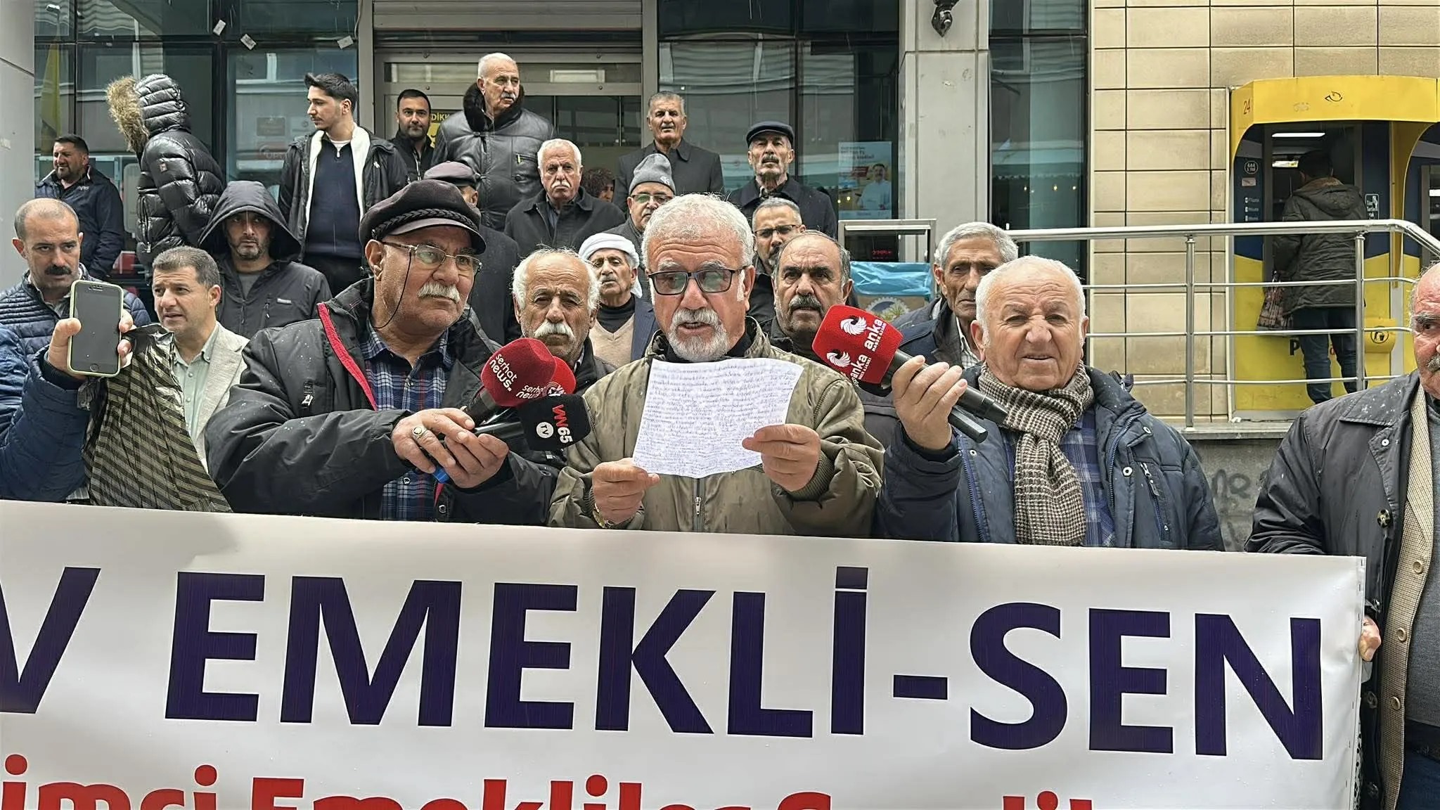 Van’da emekliler eylemi 
