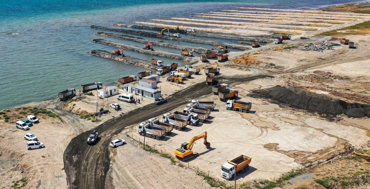 Van Gölü’nde Dip Çamuru Temizliğinin Üçüncü Etabına Başlandı