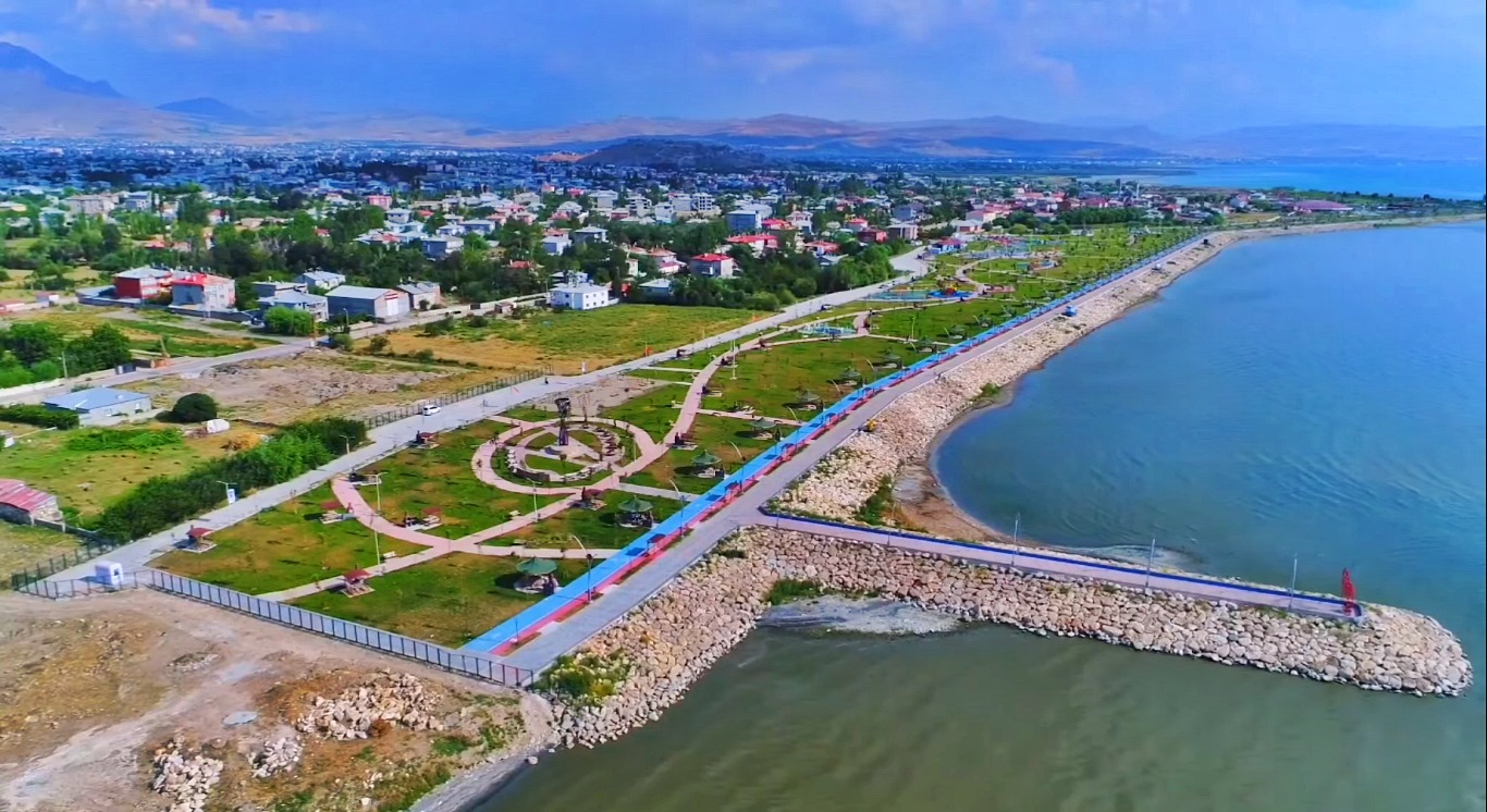 VAN GÖÇUYOR; Van'da hem sermaye , hem de beyin göçü artı