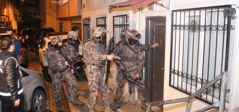 5 ilde göçmen kaçakçılarına şafak baskını: 74 kişi yakalandı